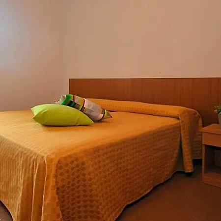 Comfy Flat 600m From The Sea With Otel 2*