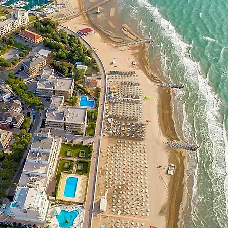 Comfy Flat 600m From The Sea With *